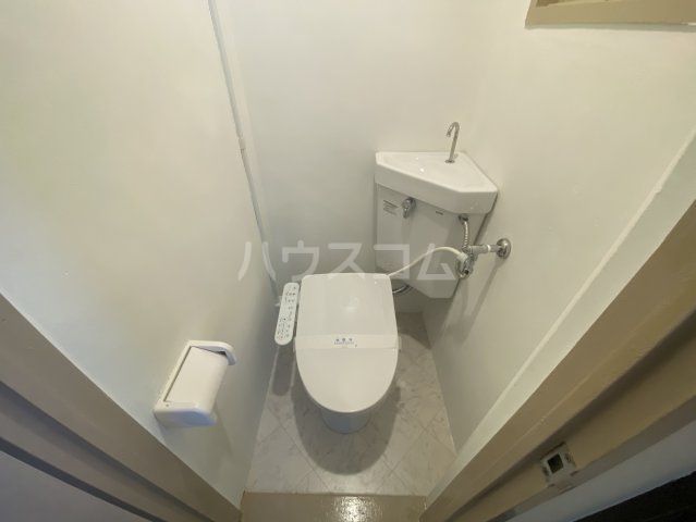 マンション新川のトイレ写真