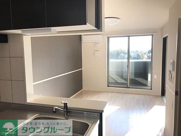クレストの居間写真
