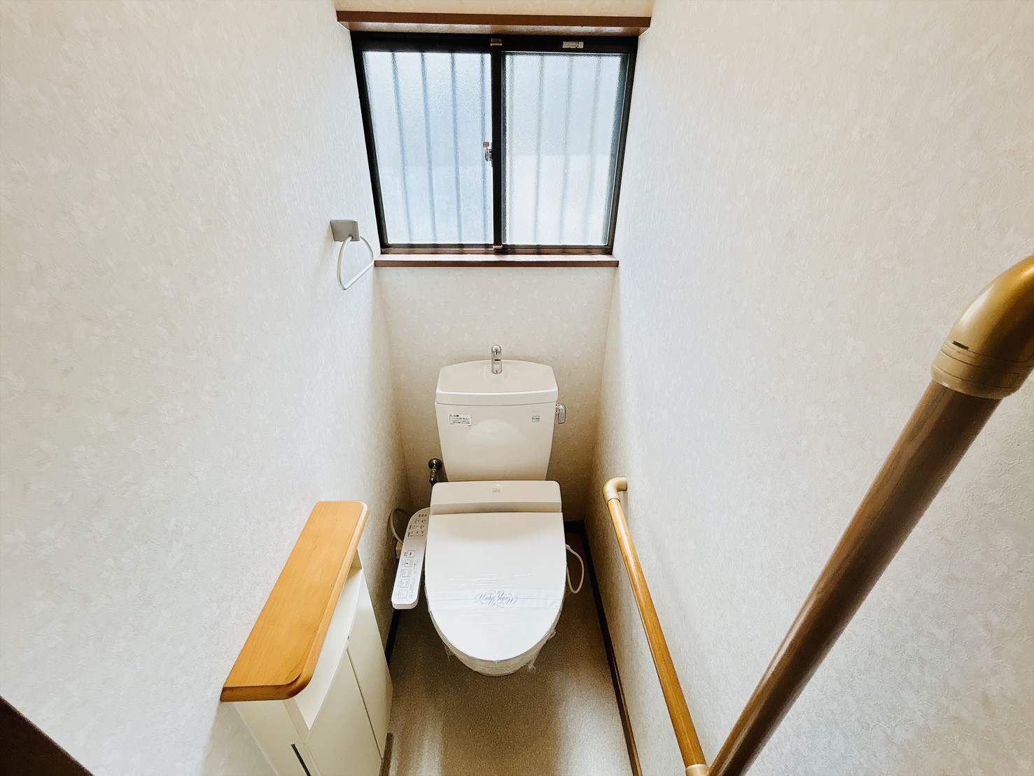 南海本線 尾崎駅 徒歩12分 2階建 築48年のトイレ写真