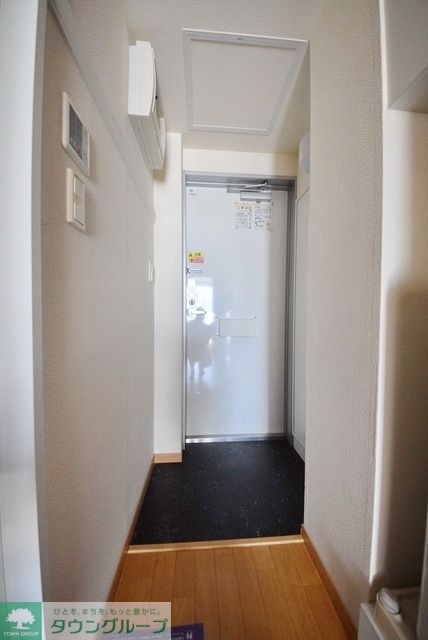 レオパレスミモザIIの玄関写真