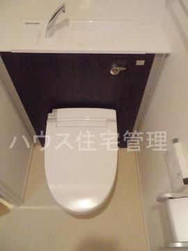 ＪＲ東海道本線 ＪＲ総持寺駅 徒歩14分 4階建 築10年のトイレ写真