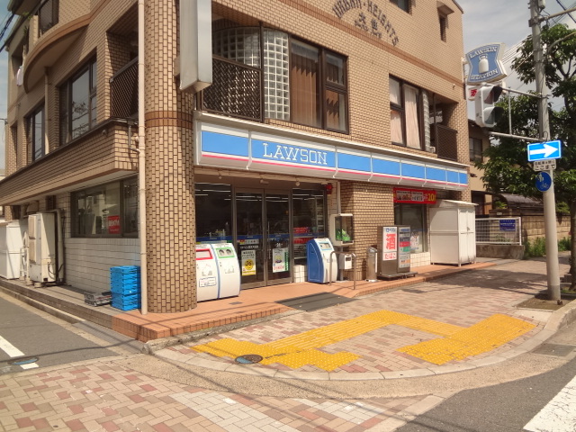 コンビニ　ローソン茨木大住店（コンビニ）まで318m