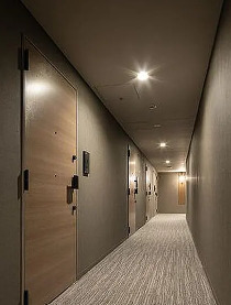 東急東横線 学芸大学駅 徒歩8分 4階建 築6年の外観写真