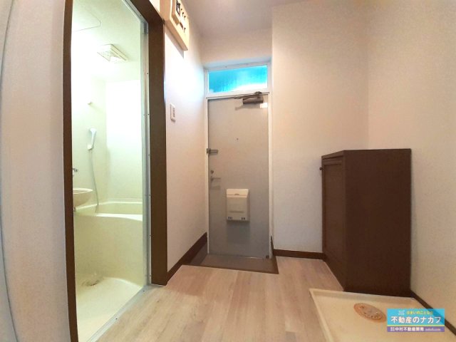 玄関　※過去の室内写真のため現況と異なる場合があります ※現状入居