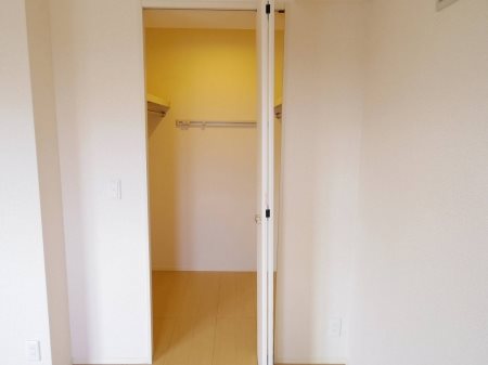 収納　5.1帖の洋室には大容量のウォークインクローゼットが有ります
