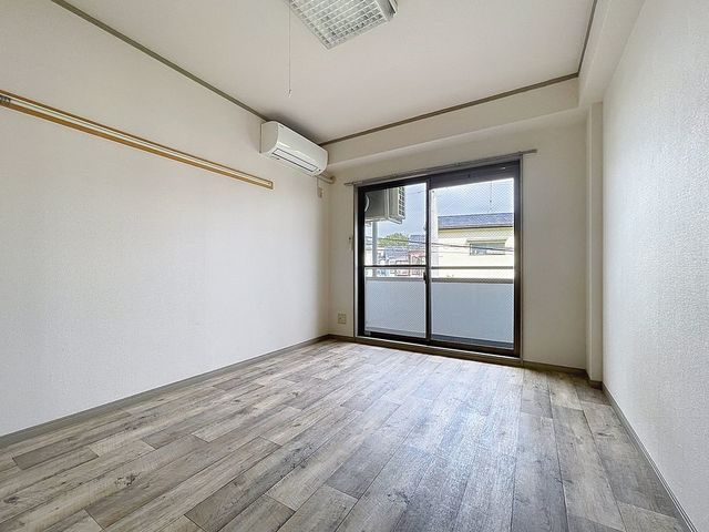 パレスミユキ10番館の居間写真