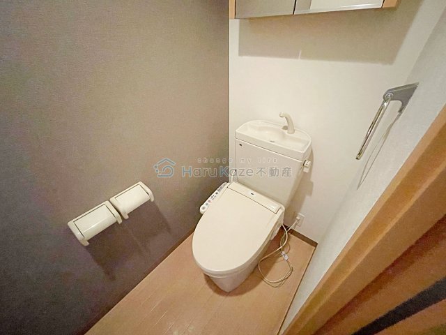 地下鉄名城線 瑞穂運動場東駅 徒歩8分 3階建 築15年のトイレ写真