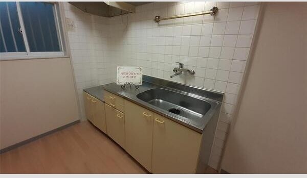 名鉄犬山線 西春駅 徒歩18分 2階建 築33年のキッチン写真