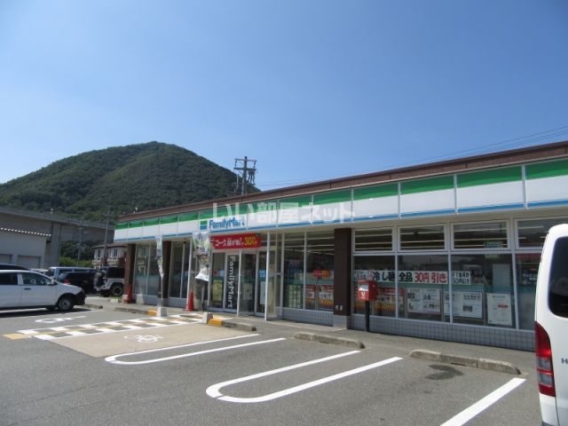 コンビニ　ファミリーマート 和田山IC店（コンビニ）まで1386m