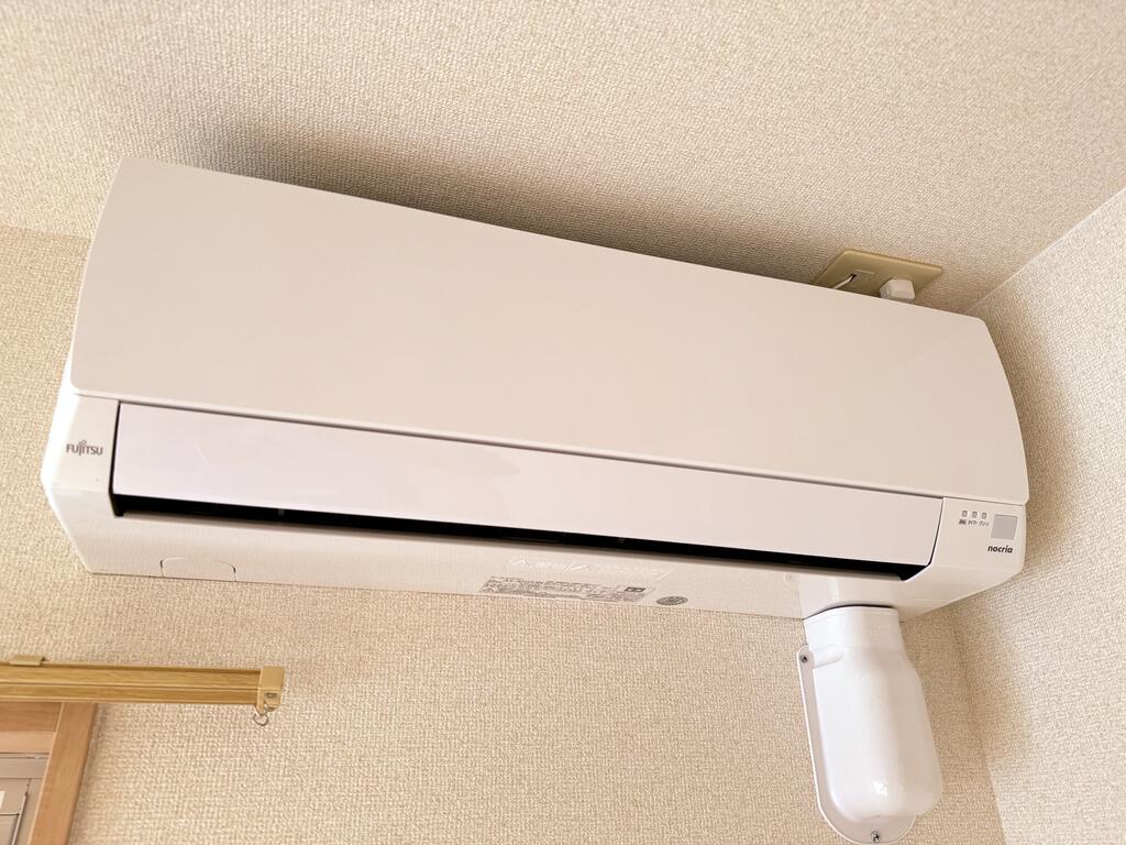 その他設備　リビングに設備でエアコン設置済