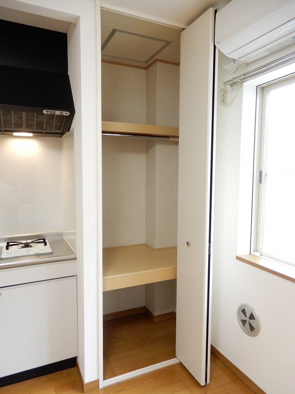 収納　※反転タイプのお写真です。