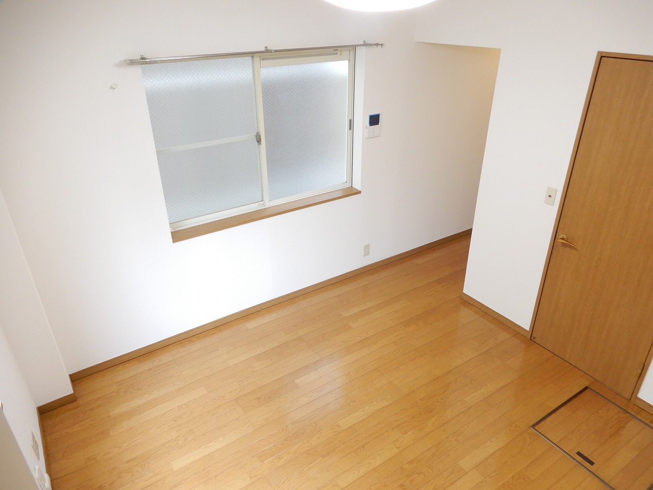 居室・リビング　※反転タイプのお写真です。