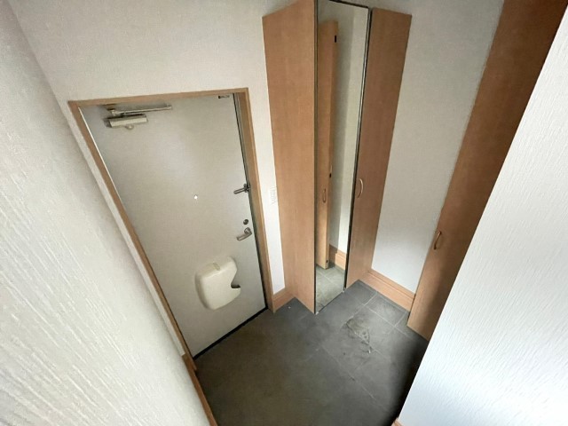 【ラヴィーヌ上町屋の玄関】