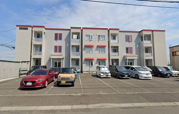 建物外観　バス　徒歩5分