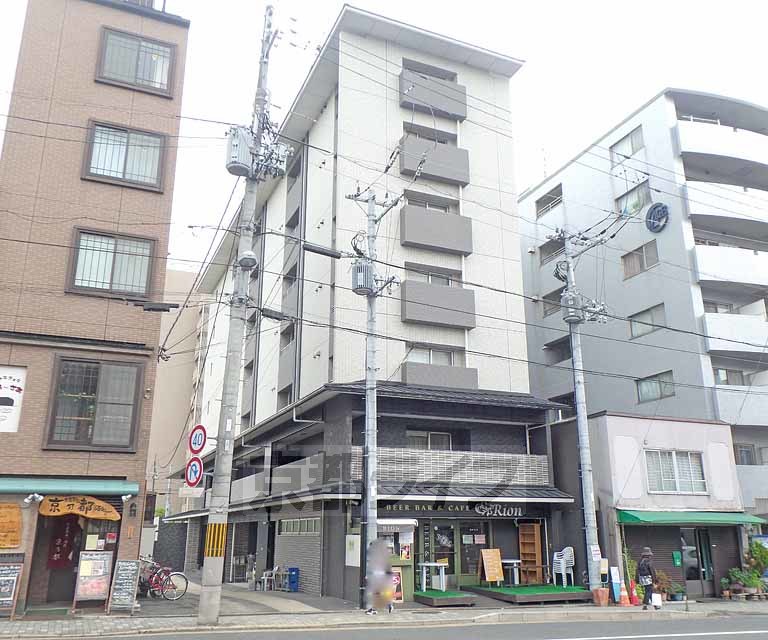 京都市下京区若宮町のマンションの建物外観