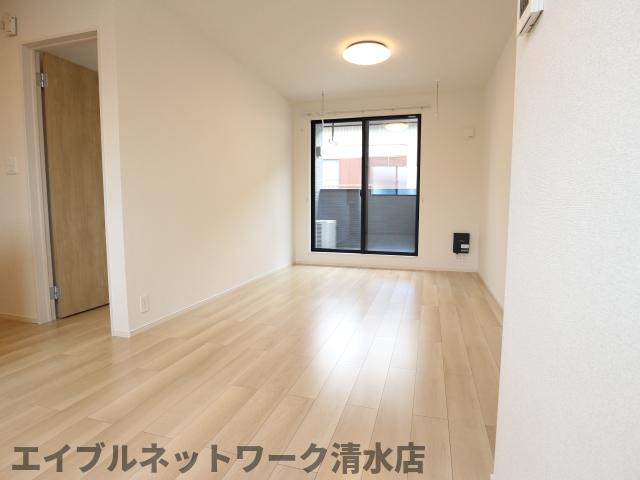 居室・リビング　同物件同タイプ