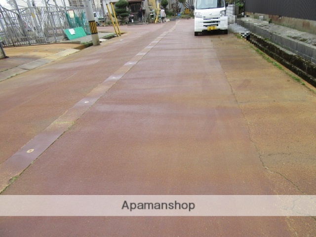 その他　前面道路（その他）まで0m