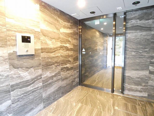 エントランス　エントランス