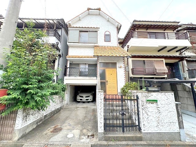 東阪田戸建の建物外観