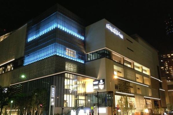 【横浜市神奈川区片倉のマンションのショッピングセンター】