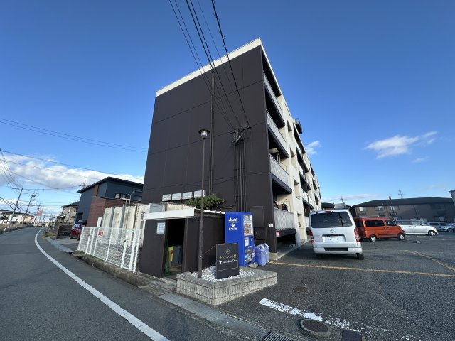 小野市王子町のマンションの建物外観