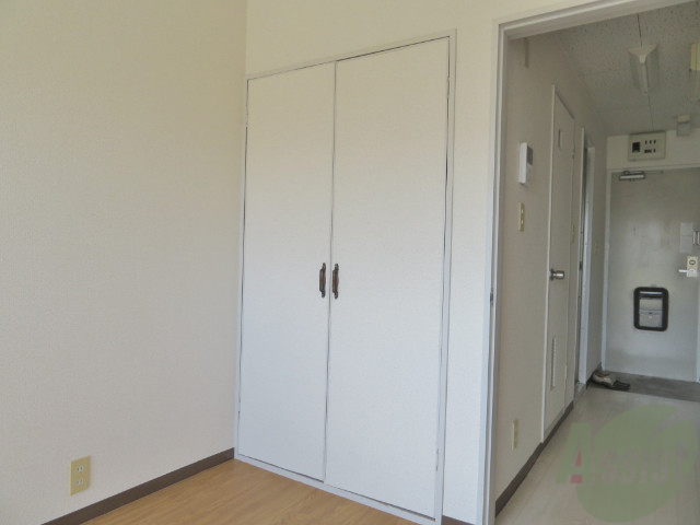 収納　洋室の収納です。中は後ほどお見せしますね。