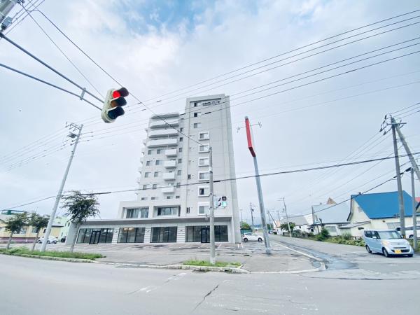 余市郡余市町黒川町のマンションの建物外観