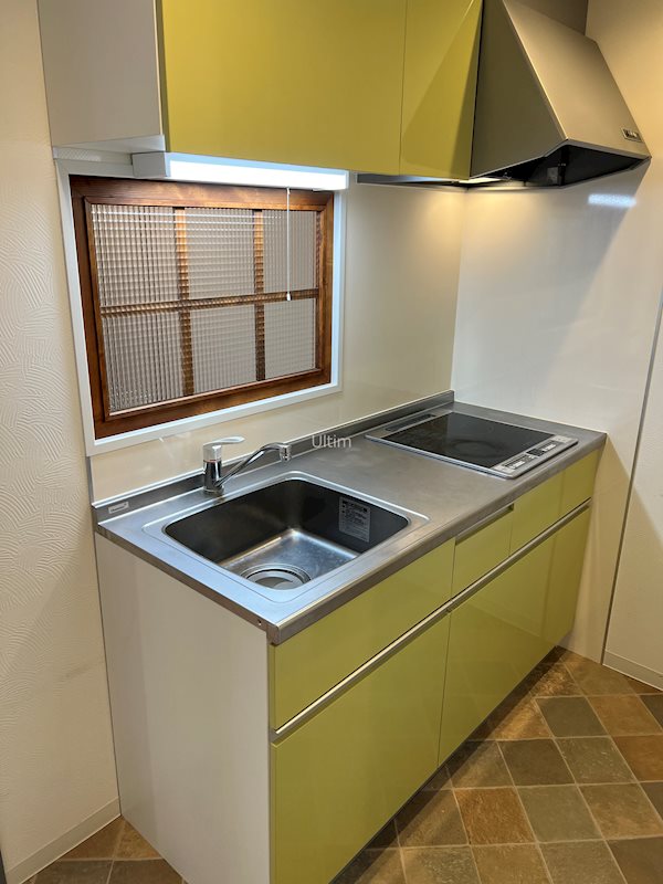 キッチン　※別のお部屋の写真です