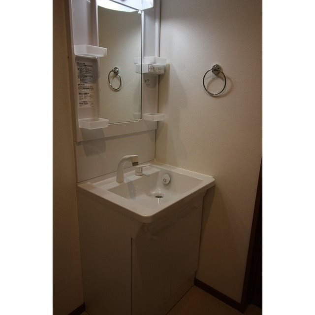 洗面設備　嬉しい独立洗面台付です。