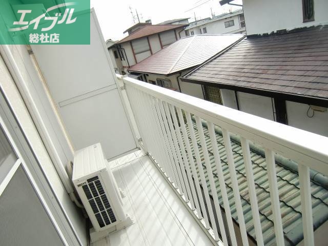 バルコニー　日当たりの良いバルコニー