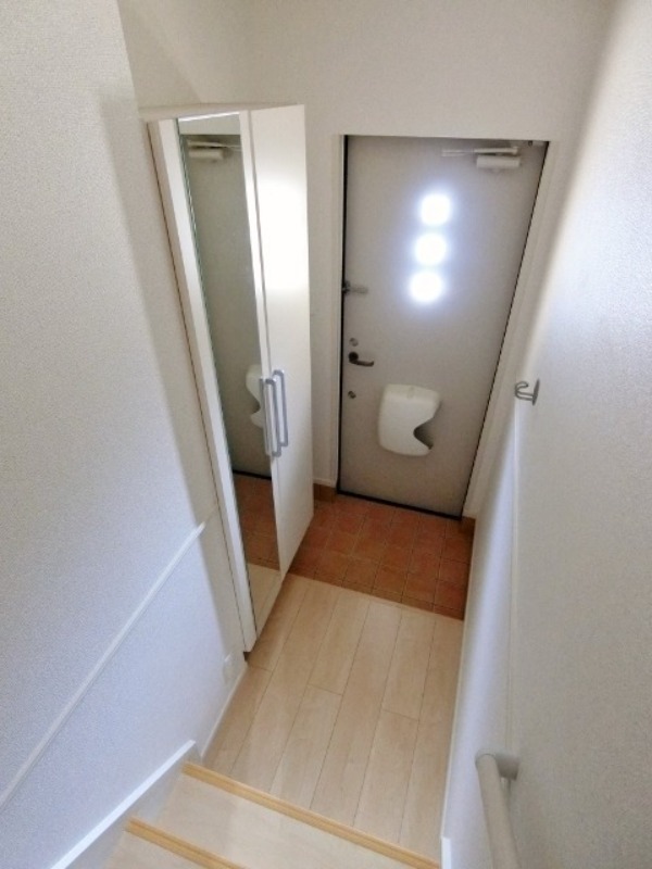 玄関　図面と現状に相違がある場合には現状を優先