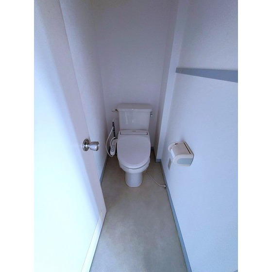 トイレ　温水洗浄暖房便座付き