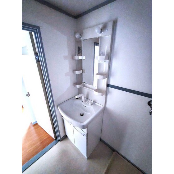 洗面設備　朝の支度も楽々なシャンプードレッサー