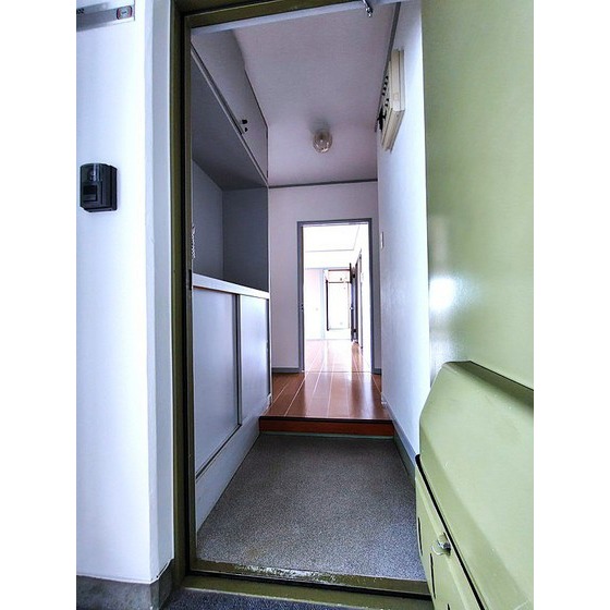 玄関　便利なシューズボックス付き