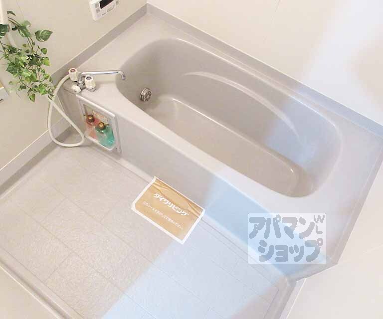 バス・シャワールーム　ゆったりバスルーム！