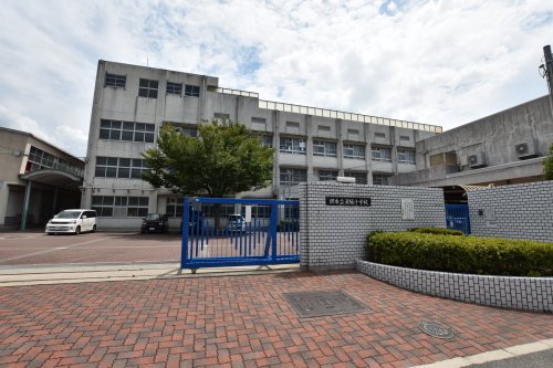 小学校　堺市立深阪小学校（小学校）まで916m