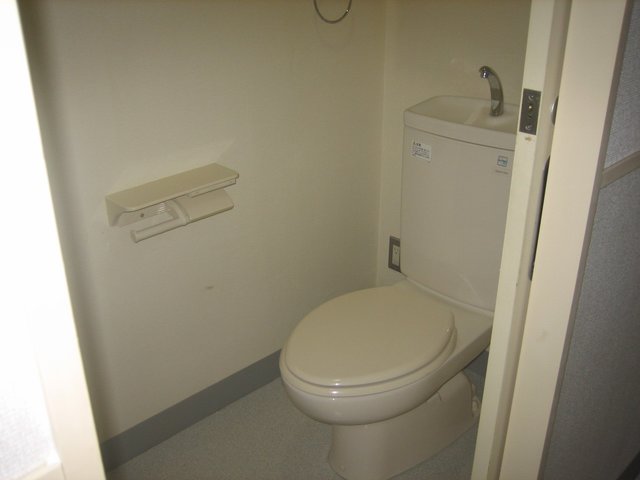 トイレ　前回募集時の写真です。