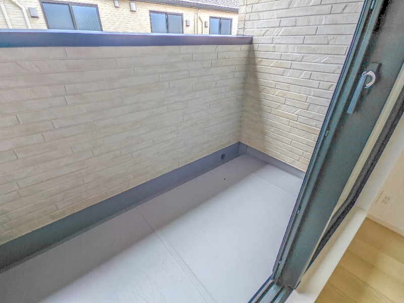 バルコニー　図面と現状に相違がある場合には現状を優先