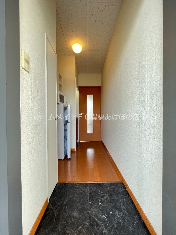 玄関　同型別部屋写真