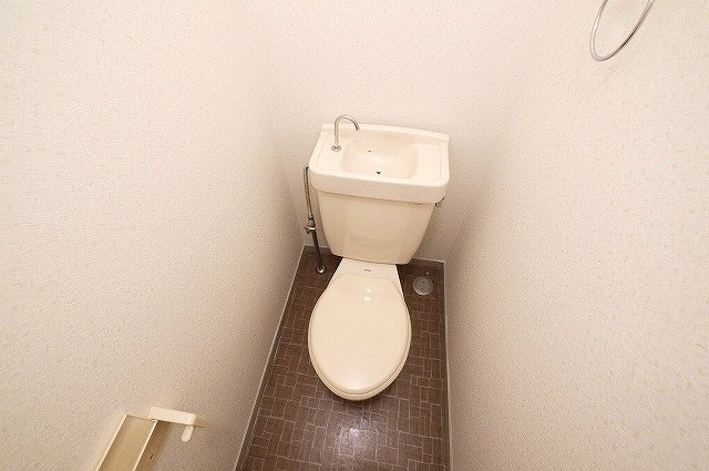 トイレ　清潔感のあるトイレです