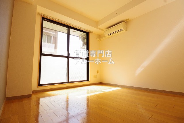 その他部屋・スペース　別角度からの洋室です！