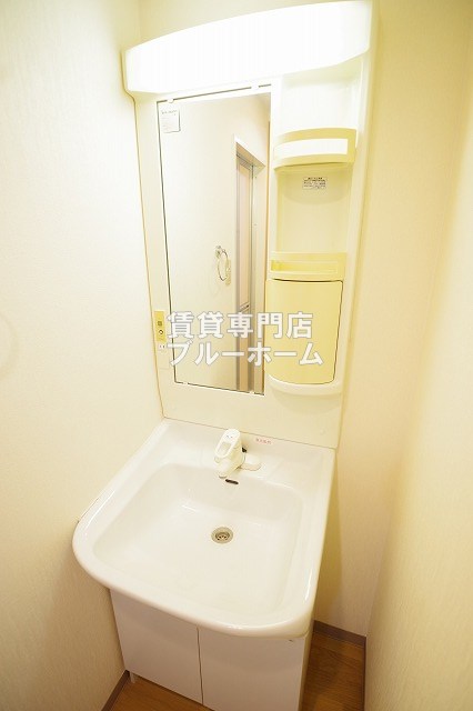 洗面設備　独立洗面台です！