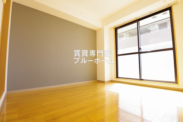 その他　別角度からの洋室です！