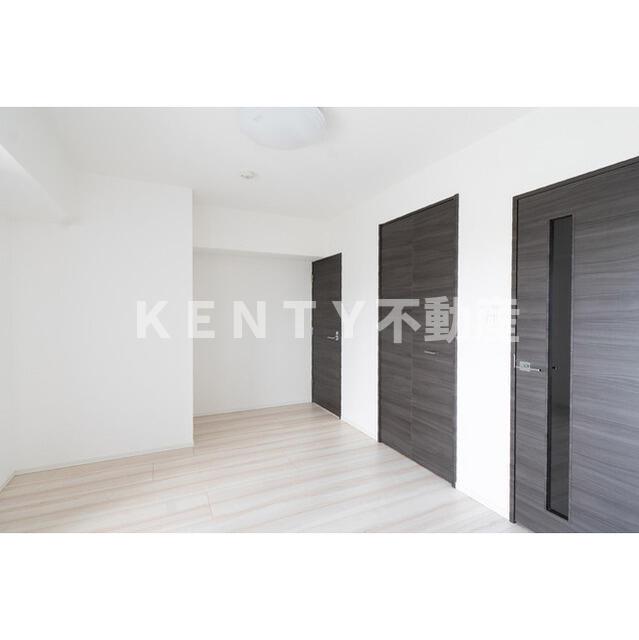 その他部屋・スペース　開放的な寝室です