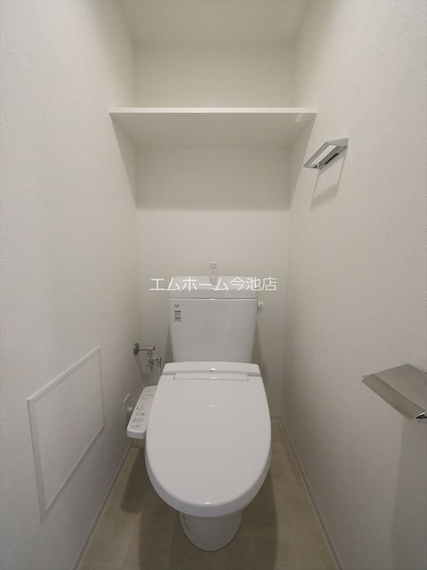 トイレ　温水洗浄暖房便座付トイレ