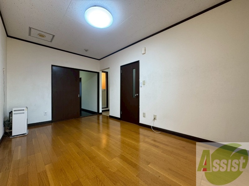 居室・リビング　広くてキレイなお部屋が広がっていて、充実した生活が送れそう。