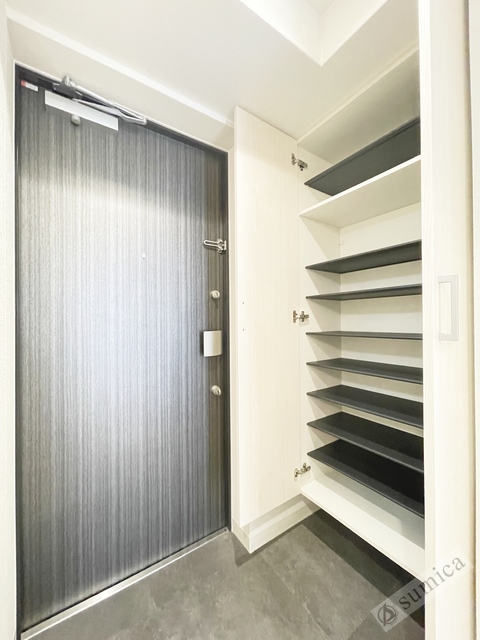 玄関　大容量のシューズクローク♪