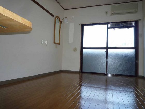 居室・リビング　※別部屋の写真です