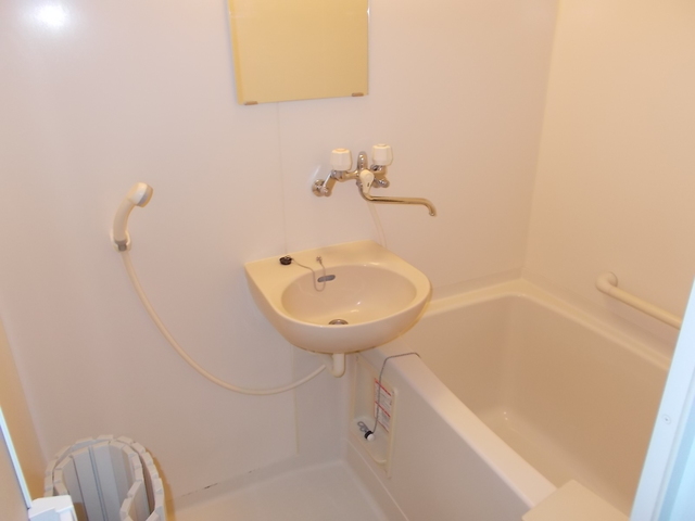 バス・シャワールーム　バス