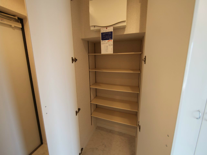 玄関　玄関　シューズボックス